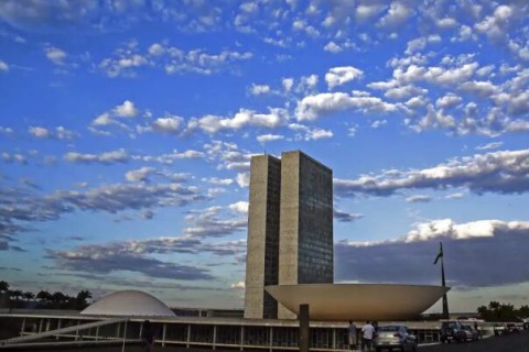 Comissão do Senado aprova prorrogação do Plano Nacional de Educação