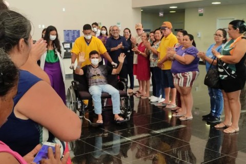 Paciente que fez transplante no Hospital Metropolitano volta para casa com novo coração