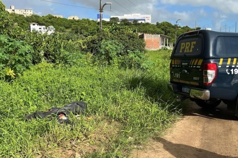 Corpo de mulher é encontrado dentro de saco e com mãos atadas na Grande JP