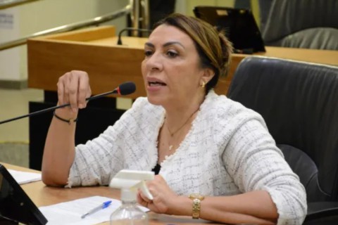 Cida diz que seria estranho o PT escolher por Cartaxo em JP: “Se retirou do jogo e não tem apoio do partido”