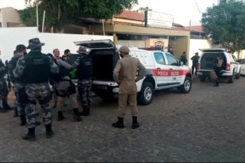 Polícia prende sete pessoas suspeitas de assassinato e tráfico de drogas na Paraíba