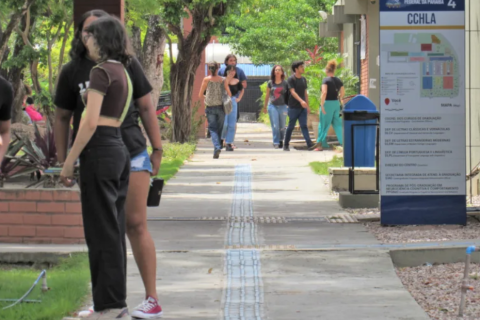 UFPB anuncia reajuste nos auxílios moradia e transporte; confira