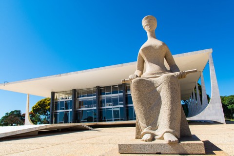 STF suspende julgamento sobre descriminalização do porte de maconha e retoma na próxima terça