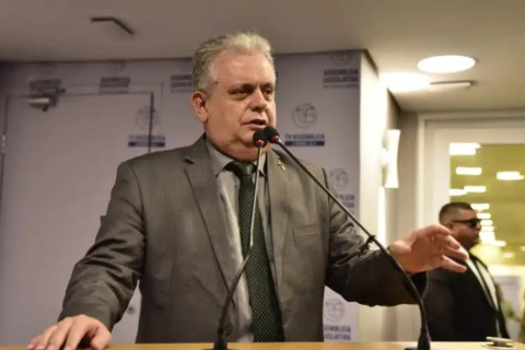 Bosco Carneiro comemora aprovação de emenda que garante paridade salarial a aposentados e pensionistas na Paraíba