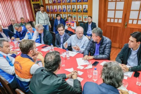 Lula, Lira e Pacheco garantem esforços para ajudar o Rio Grande do Sul