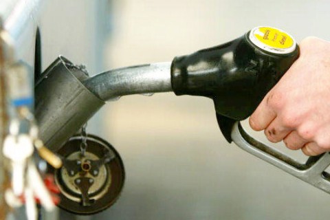 Prefeitura de Natuba vai comprar 150 mil litros da gasolina; combustível daria para ir à Lua quase seis vezes