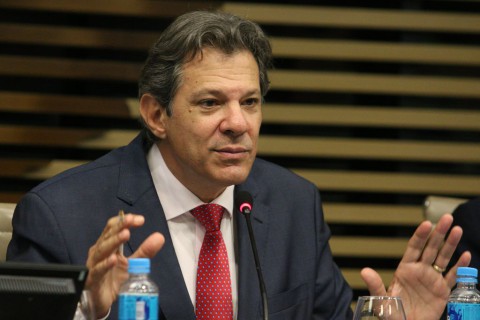 Governo é forçado a renegociar desoneração, e Haddad teme ampliação de benefício