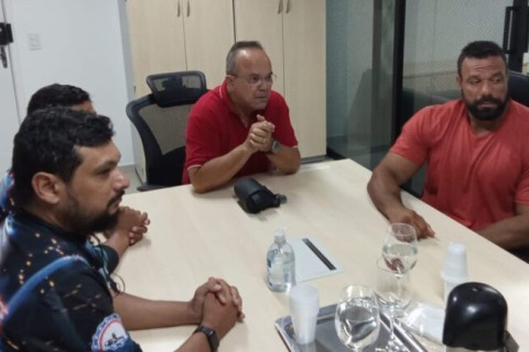 VÍDEO: motoboys e dono de academia ‘selam a paz’ em encontro na sede do Gaeco em João Pessoa