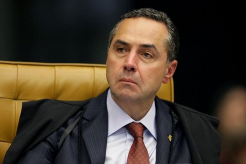 Zanin e Gilmar defendem foro privilegiado após saída do cargo; Barroso pede vista