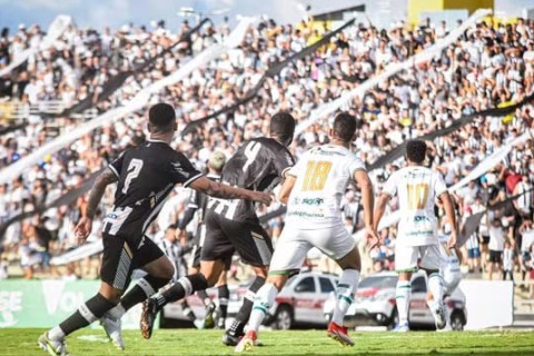 Em duelo de paraibanos, Treze vence Sousa pela Série D e assume liderança
